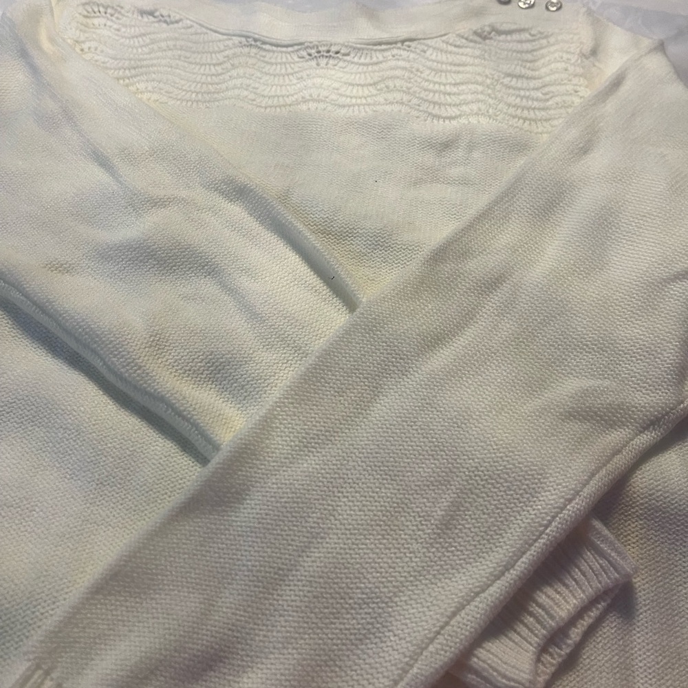 Off white new Croft & Barrow sweater three buttons on each side top size large